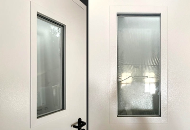 Техническая однопольная дверь с тонированным стеклом — №01 (NEW)