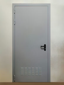 Дверь с вентиляцией, вид спереди (1-й Варшавский проезд)