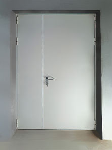 Полуторная дверь, наружная сторона